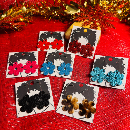 Leather Earrings - Tiny Flowers