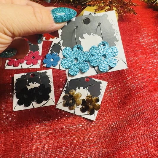 Leather Earrings - Tiny Flowers